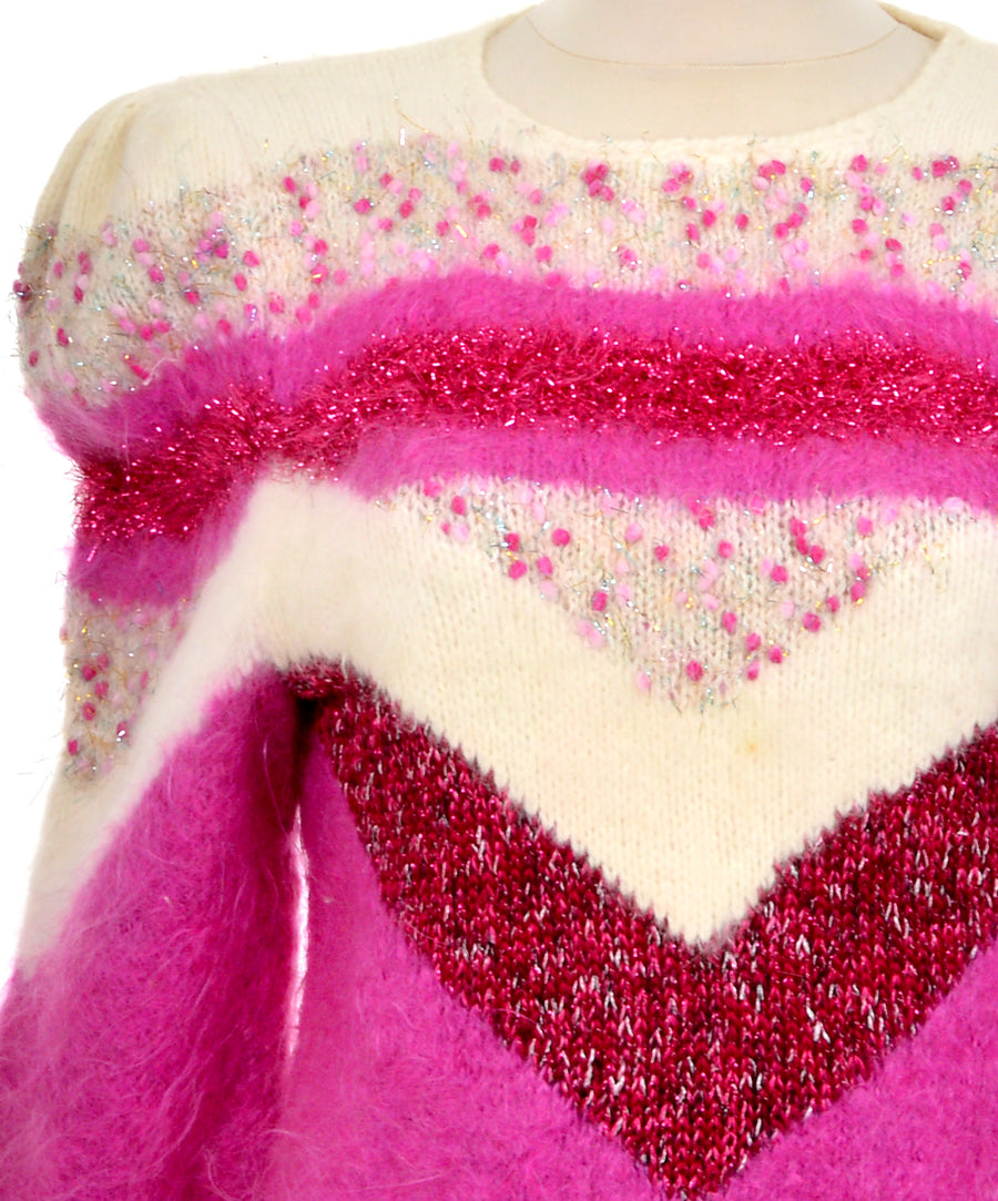 Különböző fonalak variációjából kötött pink vintage női pulóver a 80-as évekből.