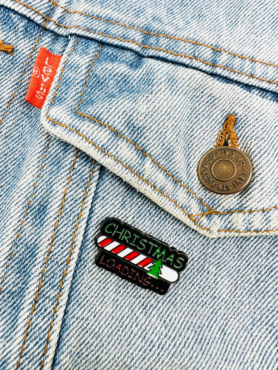 Kitűző - Christmas Loading…