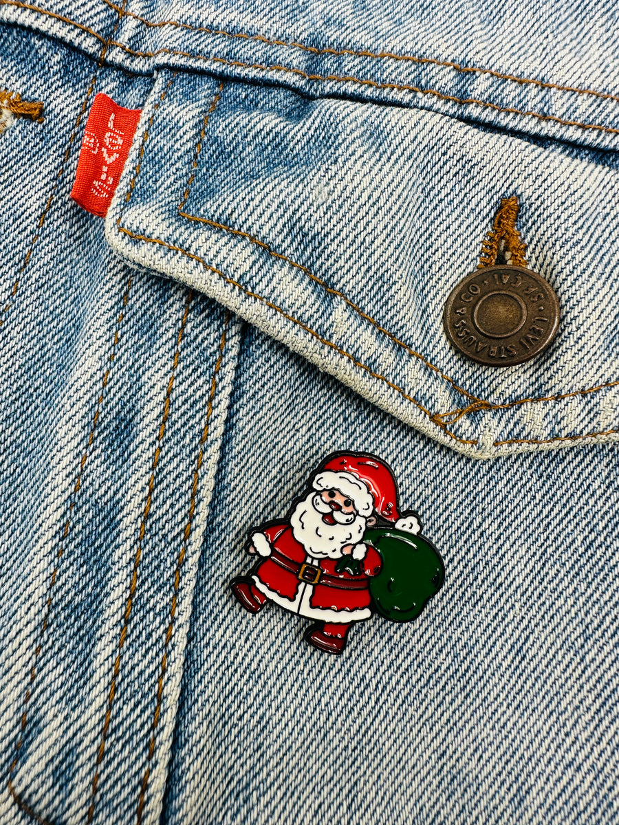 Badge - Santa Claus with a Puppet II
