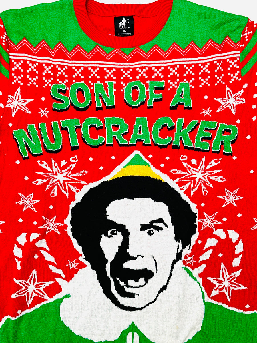 Ez a pulóver, egy használt darab a Szputnyik Shop gondosan válogatott vintage kollekciójából, amely már őrzi a karácsony varázslatos hangulatát. Ajándékozd meg a bolygót azzal, hogy idén egy preloved darabot vásárolsz!