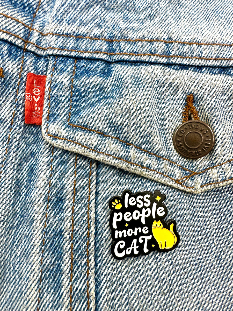 Kitűző - Less people more CAT