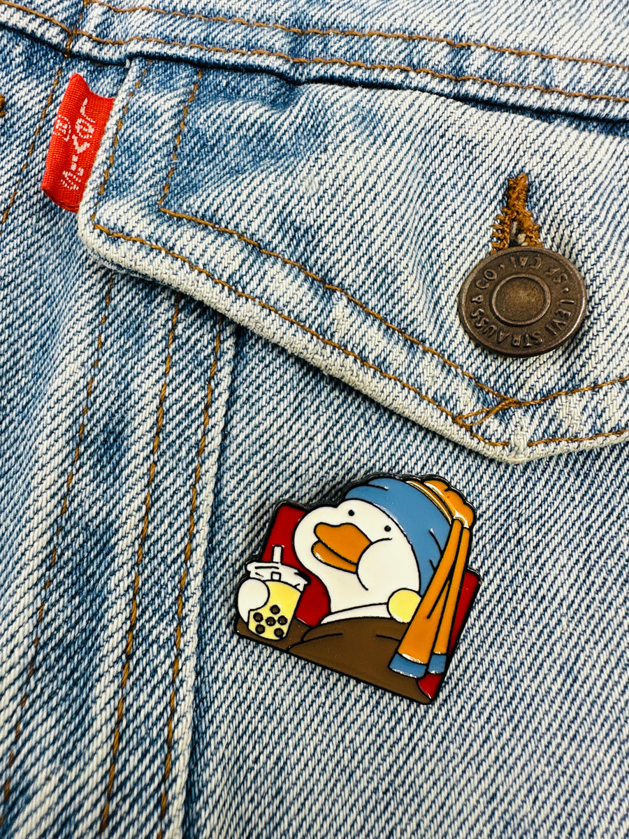 Pin - Goose with pearl earrings and bubble tea