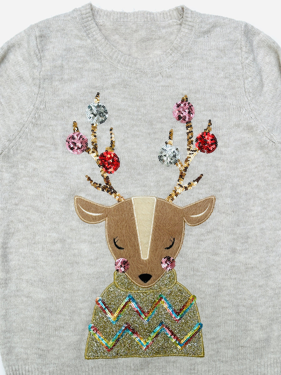 Ez a pulóver, egy használt darab a Szputnyik Shop gondosan válogatott vintage kollekciójából, amely már őrzi a karácsony varázslatos hangulatát. Ajándékozd meg a bolygót azzal, hogy idén egy preloved darabot vásárolsz!