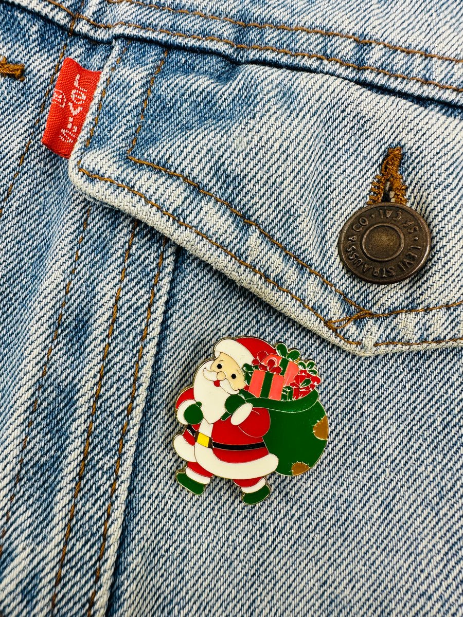 Badge - Santa Claus with a sleigh