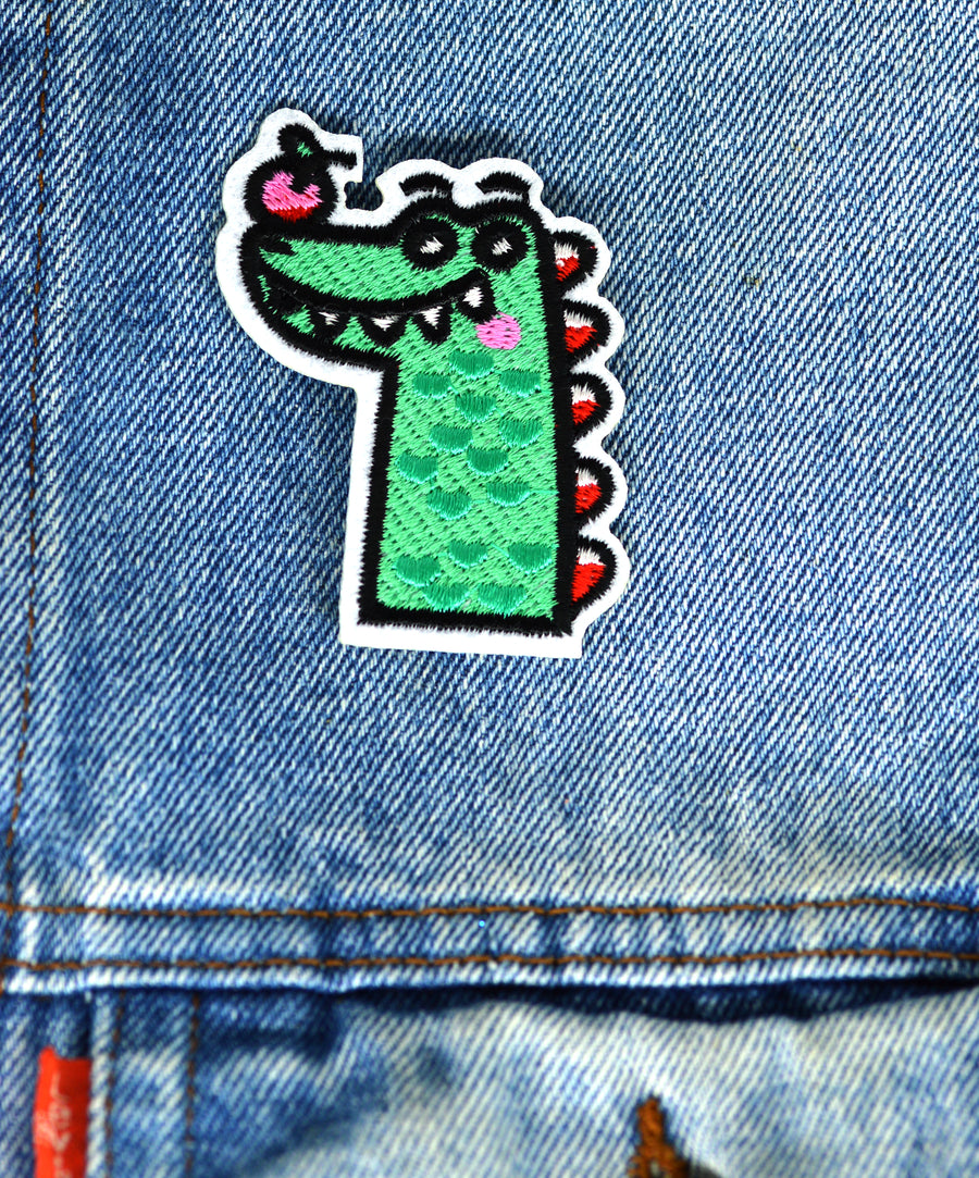 Patch - Crocodile with apple