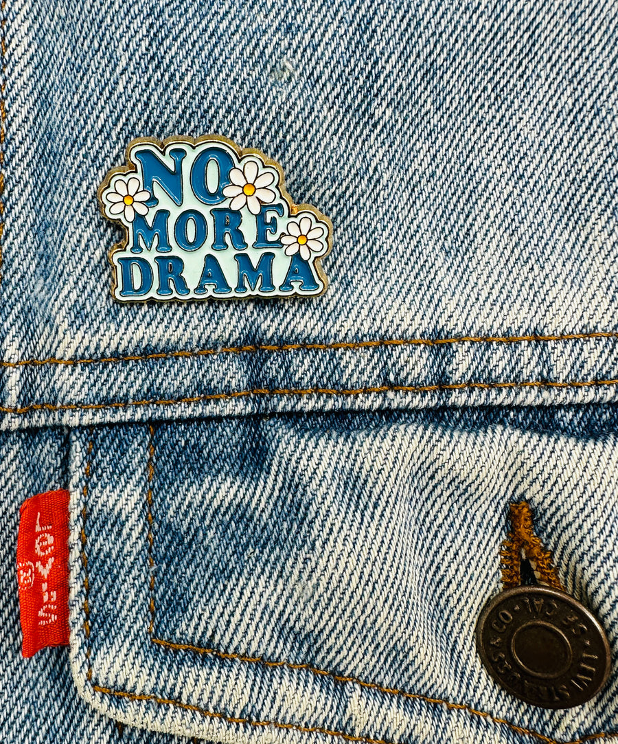 Kitűző - No more drama