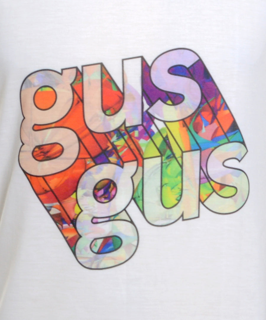 Egyenes fazonú, unisex trikó Gus Gus mintával.