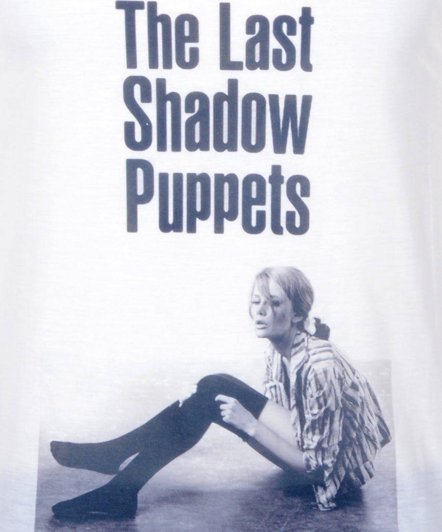 Egyenes fazonú, unisex trikó The Last Shadow Puppets mintával.