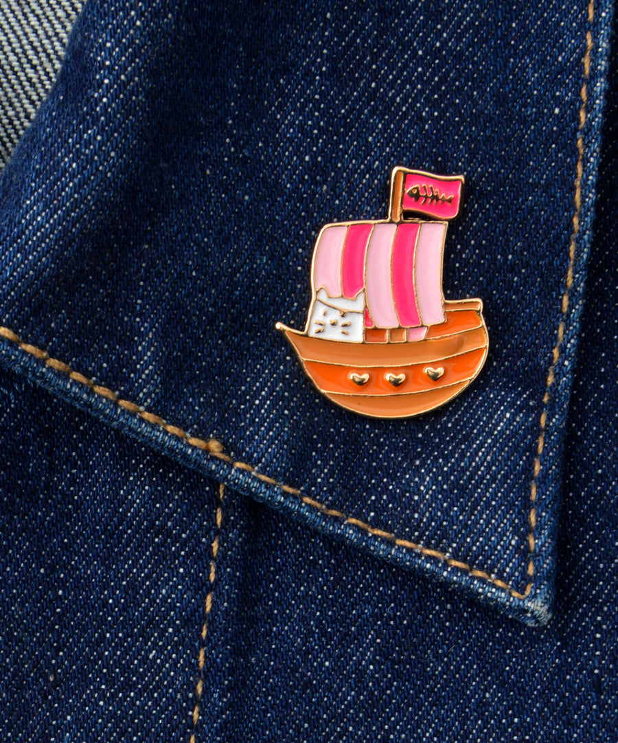 Pin - Boat