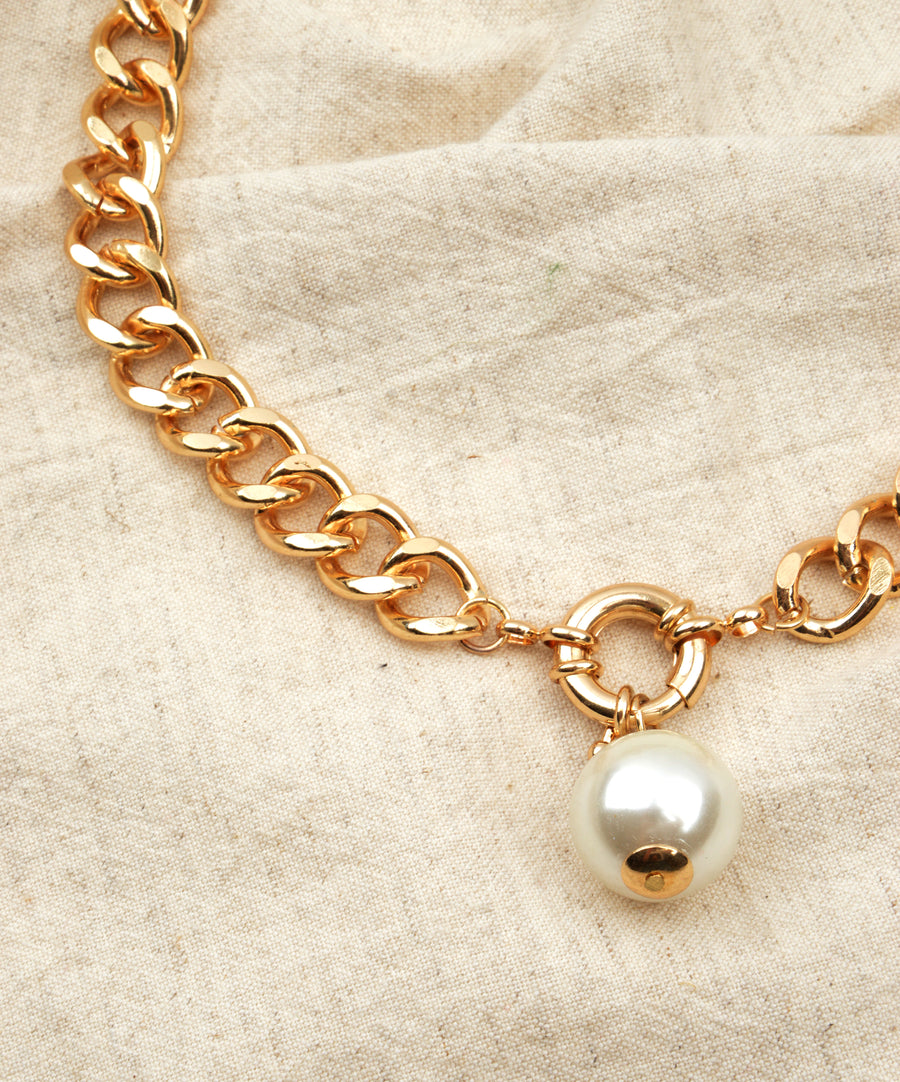 Necklace - with giant pearl